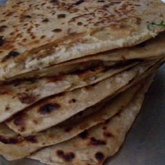 A picture of Egg paratha.