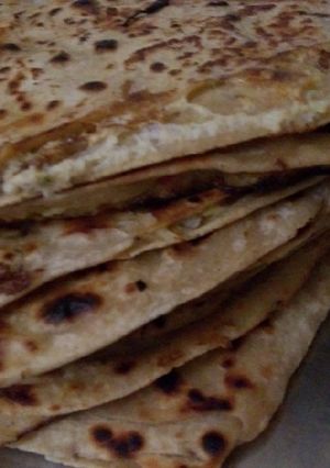 A picture of Egg paratha.