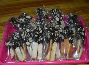 Foto resep Stick Chocolate Almond Slice
