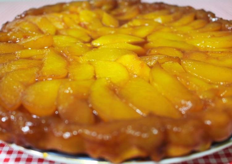 Tarta Tatin de melocotones