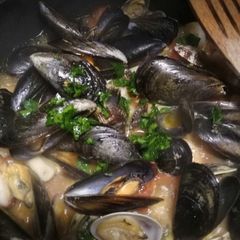 A picture of Seafood soup.