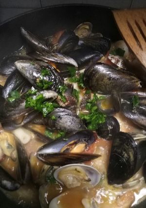 A picture of Seafood soup.