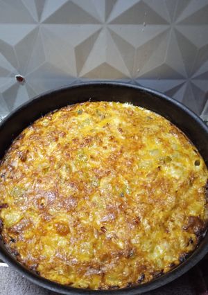 Una foto de Tortilla al horno con pollo y zucchini