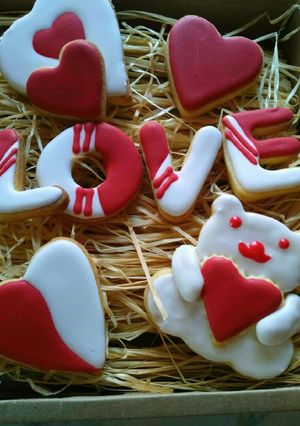 Foto di Biscotti di pasta frolla decorati con ghiaccia reale