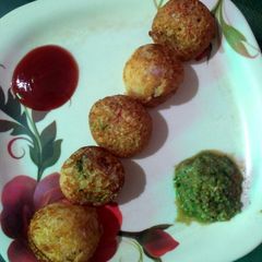 A picture of Suji Appam.