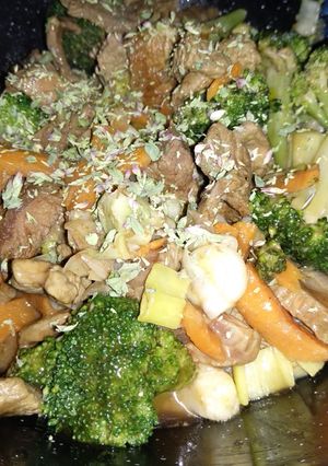 Una foto de Wok agridulce 🍜