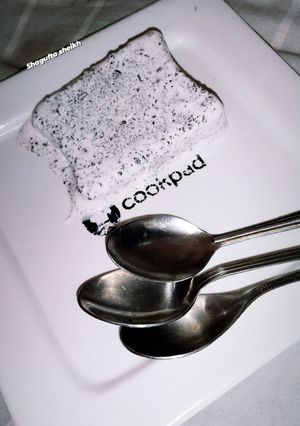 A picture of 2 ingredients Oreo ice-cream.