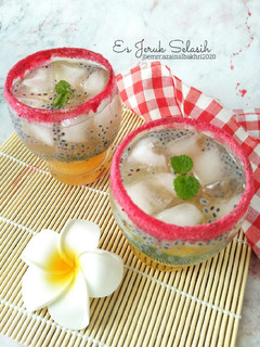 Foto resep Es Jeruk Selasih
