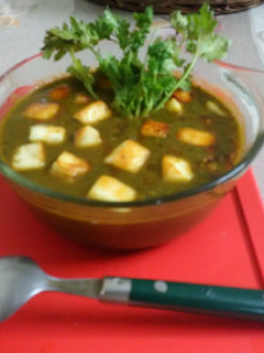 A picture of Spinach (Palak)-Paneer Combo.