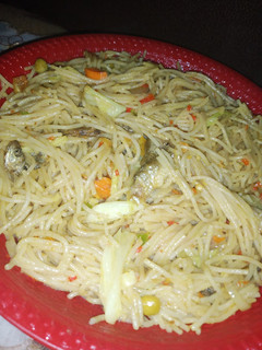 Fried spaghetti with vegetables ainihin hoton girkin