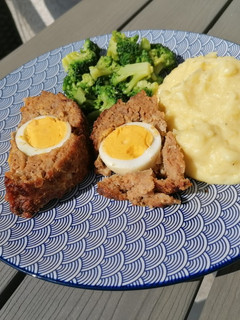 Falscher Hase mit Kartoffelbrei und Brokkoli Rezepthauptbild