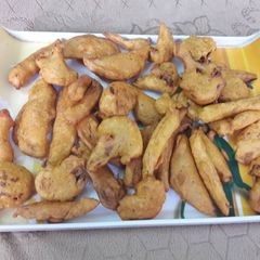 A picture of Aloo Ghobi ke Pakore.