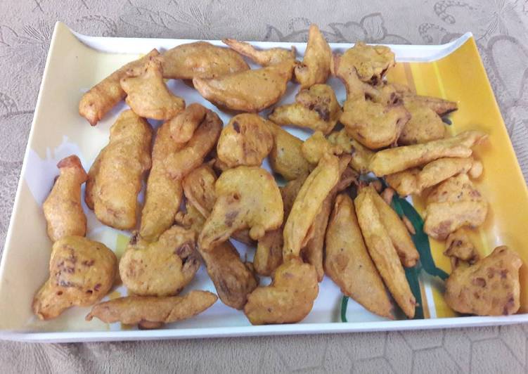 Simple Way to Prepare Homemade Aloo Ghobi ke Pakore
