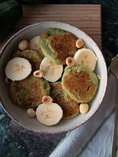 Una foto de Tortitas veganas de aguacate (sin gluten) 🌱