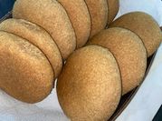 Una foto de pan integral con bicarbonato