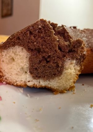 Una foto de Budín limón marmolado 🍋🍫