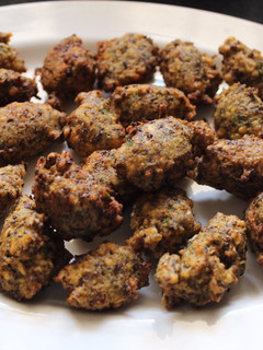 A picture of Green Moong Dal Fritters/Falafal.