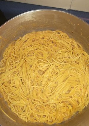 Una foto de Spaghetti cremoso con chile chipotle.ॐ 🇲🇽