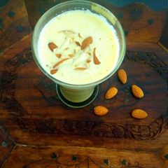 Oats,Apple Almond,flax seed, and Smoothie A picture of Oats,Apple Almond,flax seed, and Smoothie.
