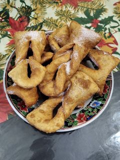 Una foto de Krebel la antecesora de la torta frita