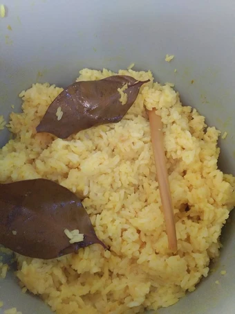 Cara Gampang Membuat Resep  Nasi kuning praktis megicom yang Lezat, Bisa Manjain Lidah