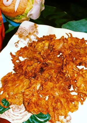 A picture of Crispy Lacha pakora.