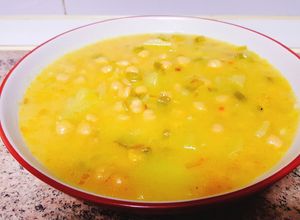 Una foto de Garbanzos al curry a mi manera