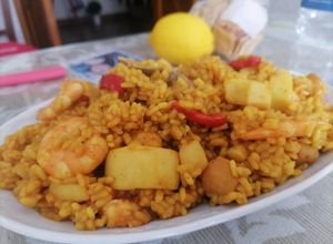 Una foto de Paella para 2 de marisco y rape en Thermomix