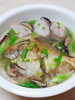 小白鯧.魚.豬肉.芋頭.米粉湯 家常菜 的食譜成品照片