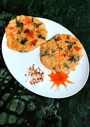 A picture of Veggies Uttapam.