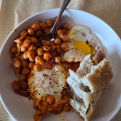 A picture of A rendition of Shakshuka.