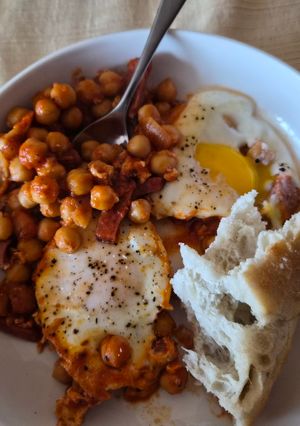 A picture of A rendition of Shakshuka.