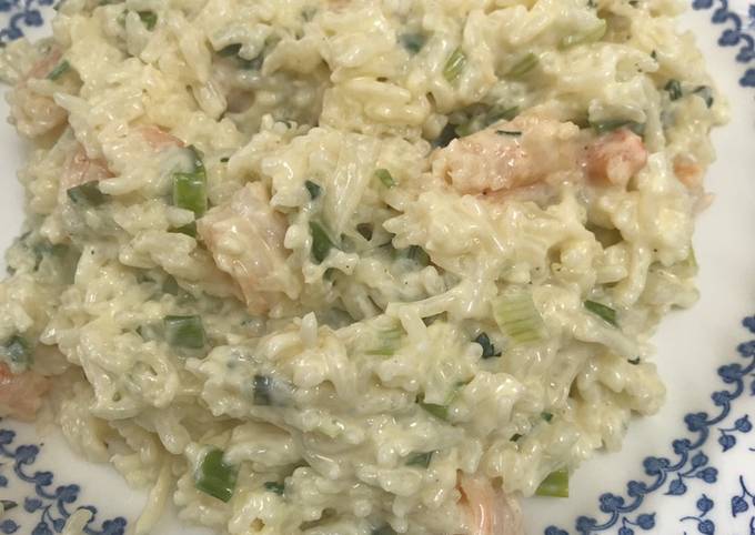 How to Prepare Favorite Creamy spring onion prawns with parsley rice