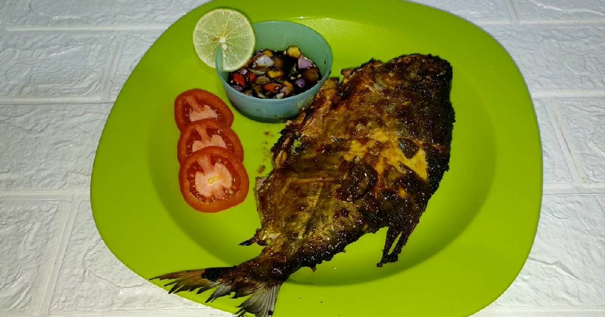 Resep Ikan Bawal Bakar Oleh Kamilatun Nisa - Cookpad