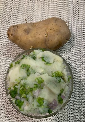 A picture of Aloo pitika.