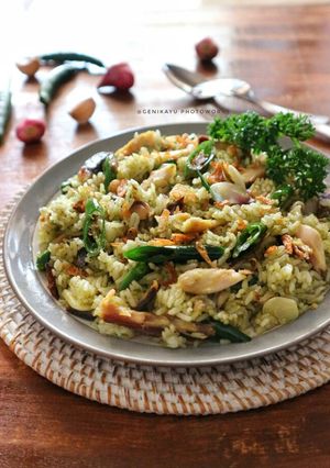 Foto resep Nasi goreng ikan asap cabe hijau
