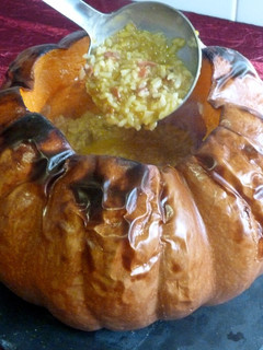 Una foto de Arroz al horno caldoso en calabaza