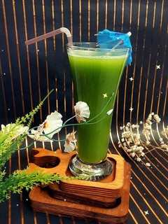 عکسی از دستور آب کرفس خونگیcelery juice