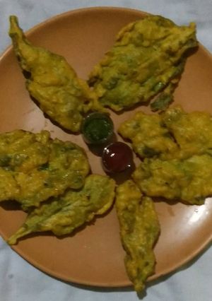 A picture of Spinach leave pakoda.