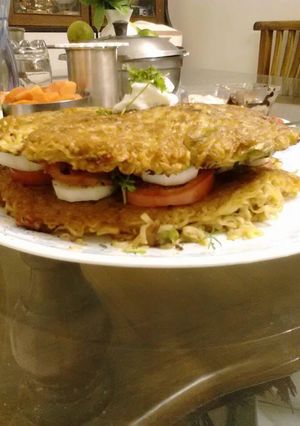 A picture of Noodles burger.