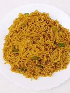 கார்லிக் மேகி(garlic maggi recipe in tamil) செய்முறை முக்கிய புகைப்படம்