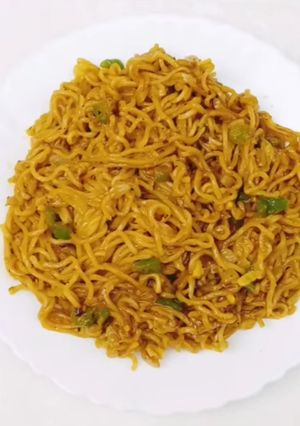 கார்லிக் மேகி(garlic maggi recipe in tamil) செய்முறை முக்கிய புகைப்படம்