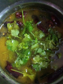 வெண்டைக்காய் சாம்பார் (Vendaikkaai sambar recipe in tamil) செய்முறை முக்கிய புகைப்படம்