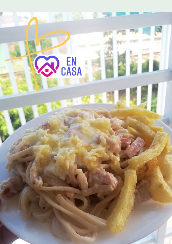 Una foto de Pastas con pollo