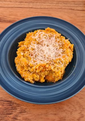 Una foto de Trigo burgol con calabaza y zanahoria 🥔🥕