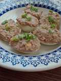 Huevos rellenos de atún