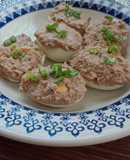 Huevos rellenos de atún