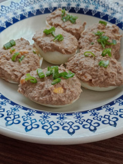 Una foto de Huevos rellenos de atún