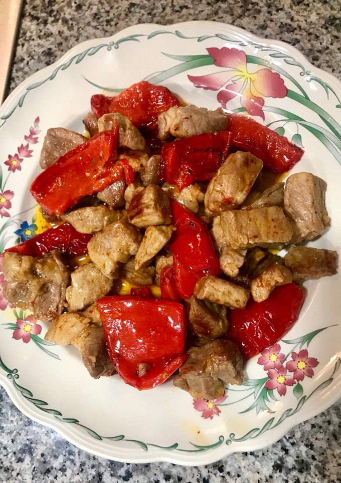 Una foto de Magro con pimientos