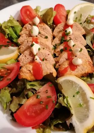 Une photo de Salade au pain de thon 😊